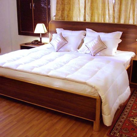 Ikraam Inn Bed & Breakfast Srīnagar Esterno foto