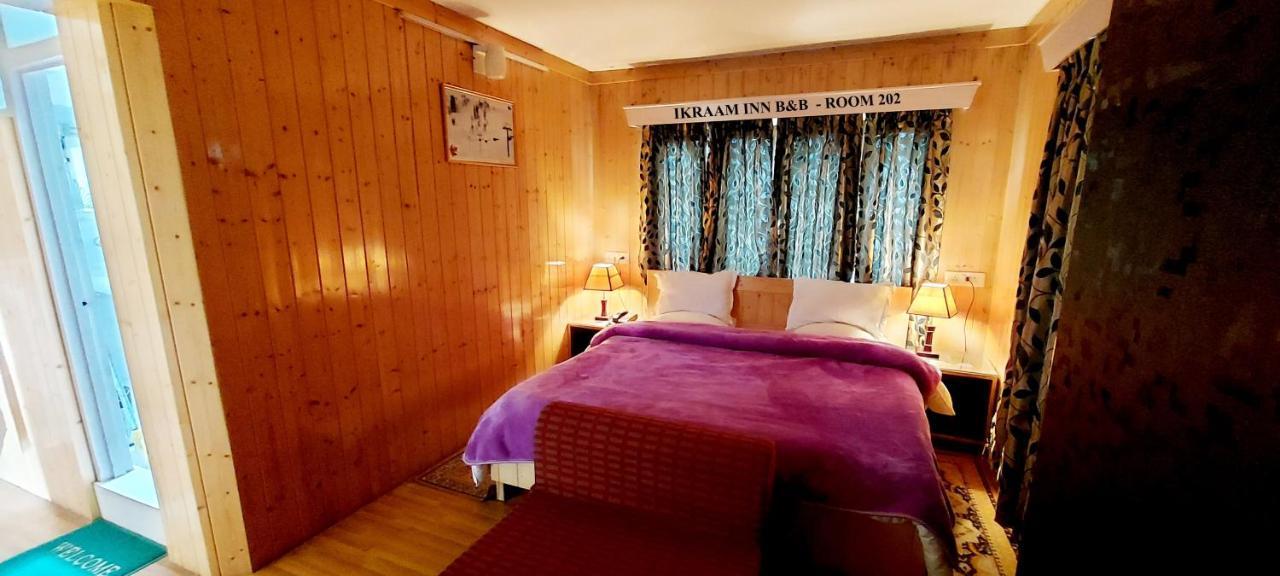 Ikraam Inn Bed & Breakfast Srīnagar Esterno foto