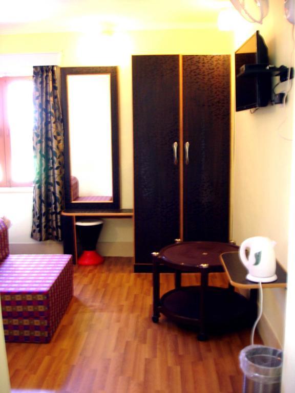Ikraam Inn Bed & Breakfast Srīnagar Esterno foto