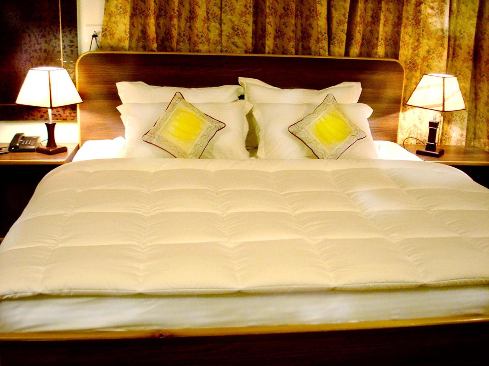 Ikraam Inn Bed & Breakfast Srīnagar Esterno foto